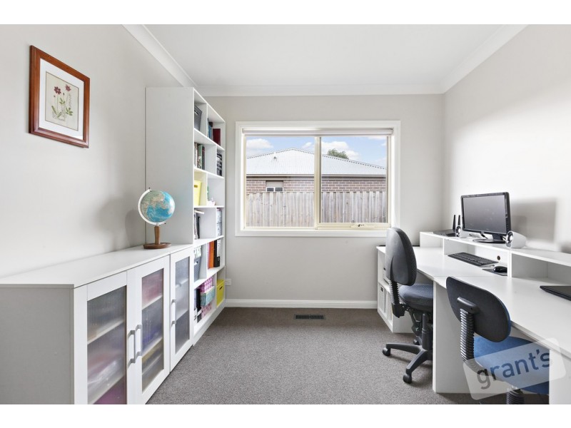 14 Shae Crescent, Drouin VIC 3818