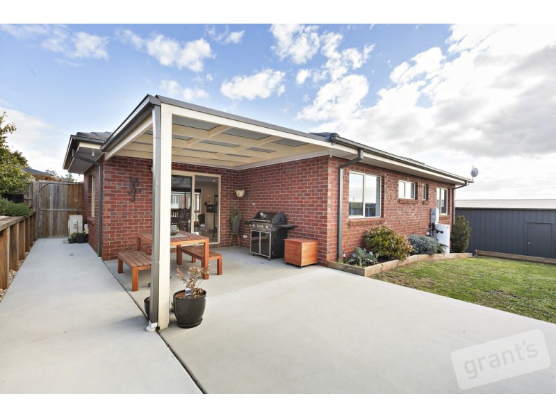 14 Shae Crescent, Drouin VIC 3818