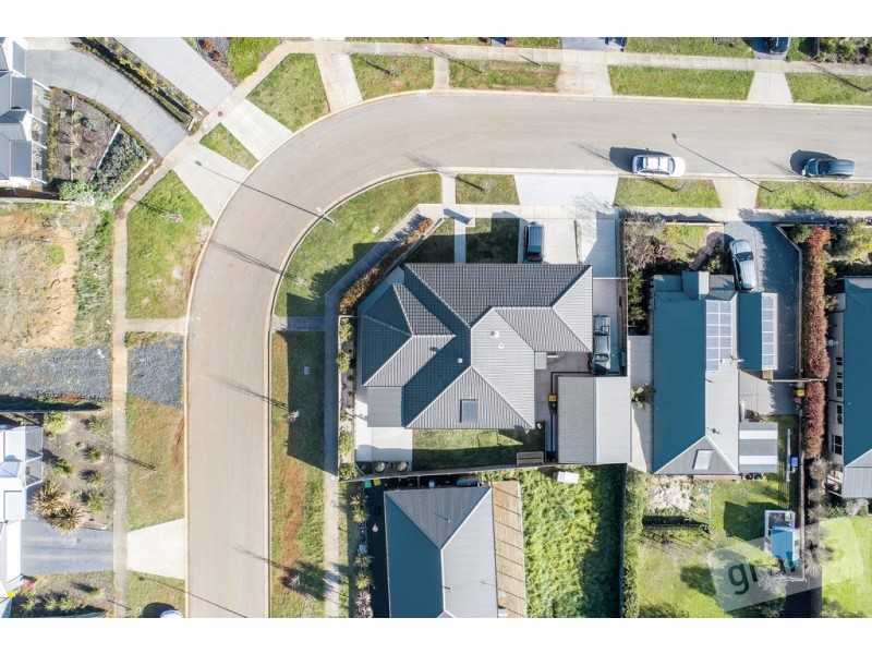 14 Shae Crescent, Drouin VIC 3818