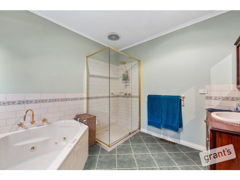 2 Lucy Court, Narre Warren VIC 3805