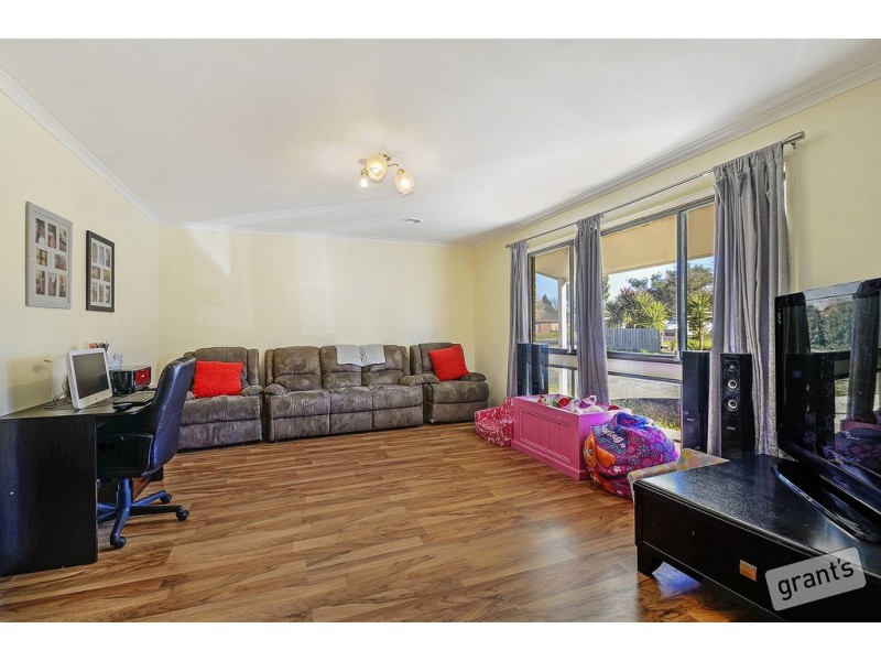 92 Racecourse Road, Pakenham VIC 3810