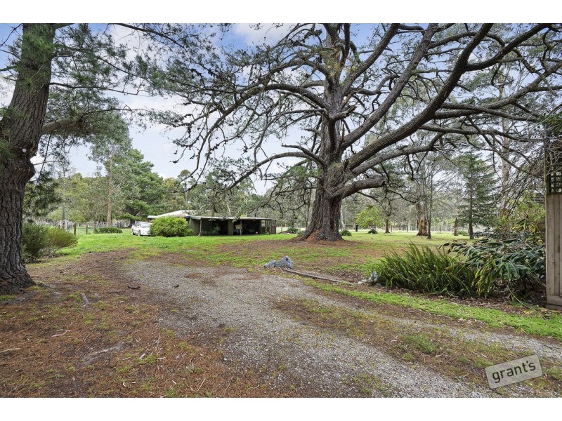 327 Fogarty Road, Maryknoll VIC 3812