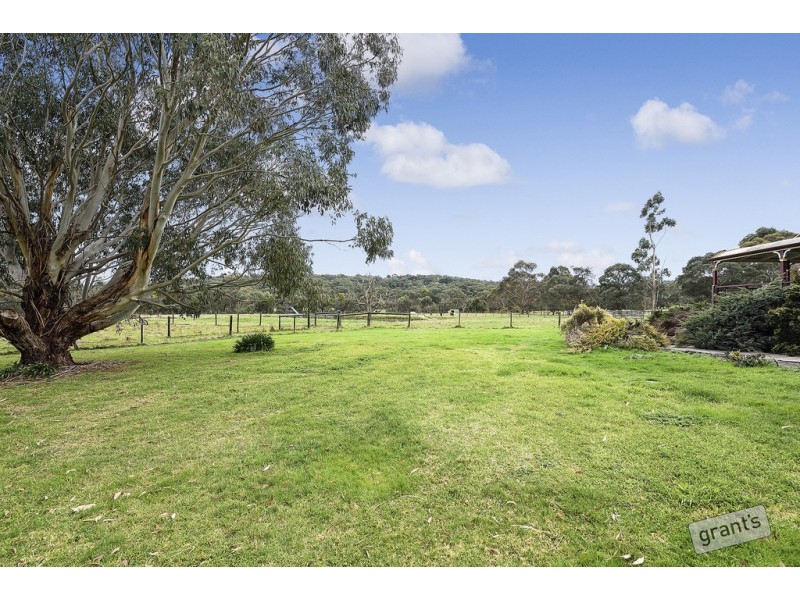 327 Fogarty Road, Maryknoll VIC 3812