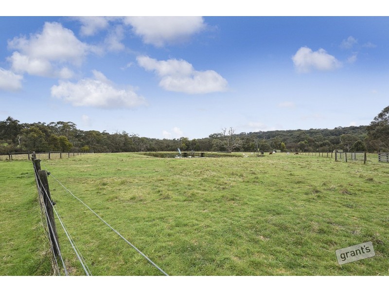327 Fogarty Road, Maryknoll VIC 3812