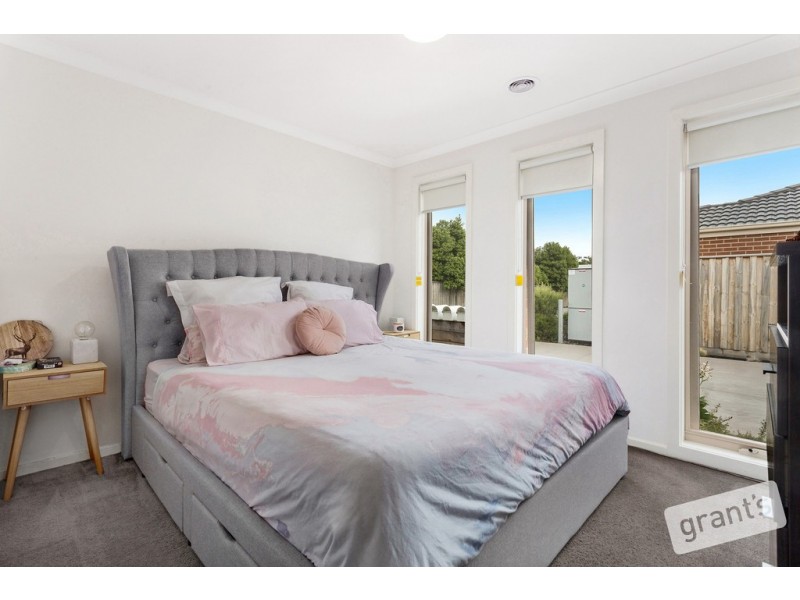 2 Trinidad Walk, Pakenham VIC 3810