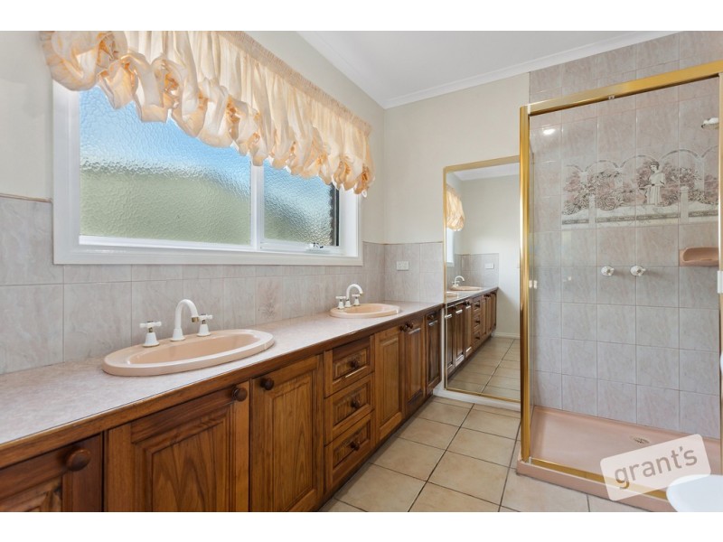 2 Ferndale Court, Lang Lang VIC 3984