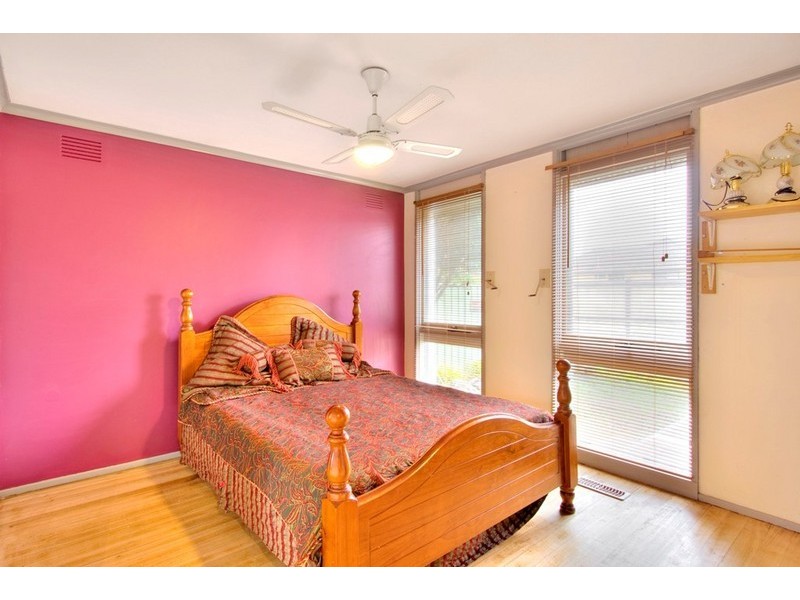 25 Darren Road, Springvale South VIC 3172