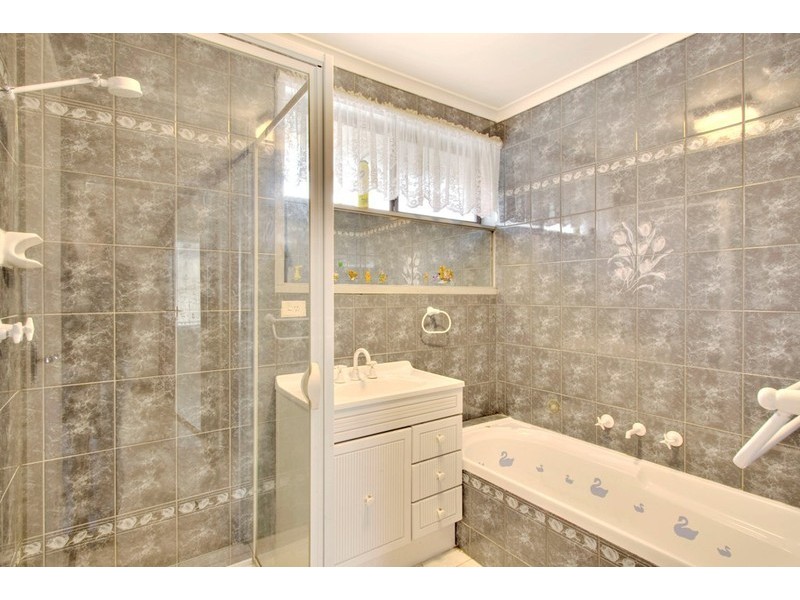 25 Darren Road, Springvale South VIC 3172