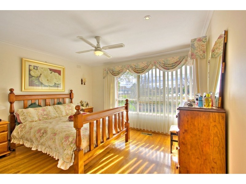 16 Putt Grove, Keysborough VIC 3173