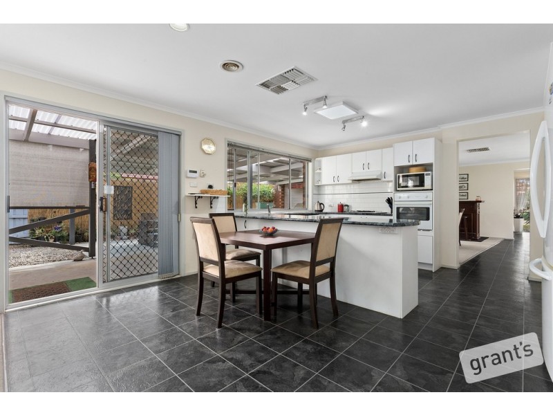 14 Galloway Drive, Narre Warren South VIC 3805