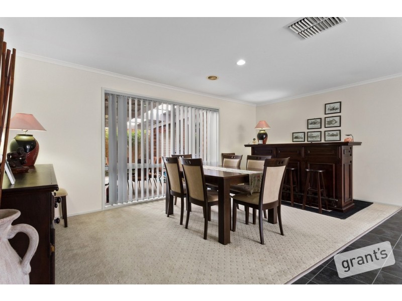 14 Galloway Drive, Narre Warren South VIC 3805