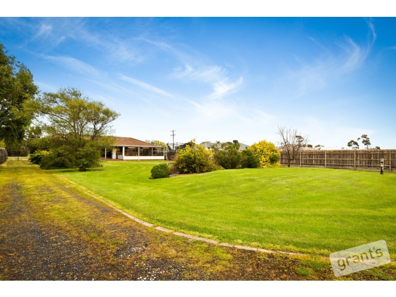 22 Racecourse Road, Nar Nar Goon VIC 3812