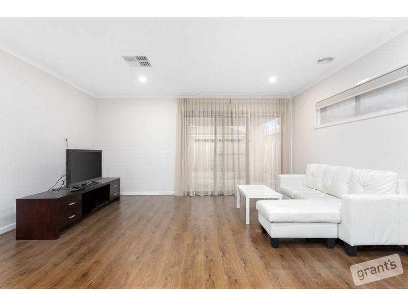 56 Chambers Crescent, Cranbourne North VIC 3977