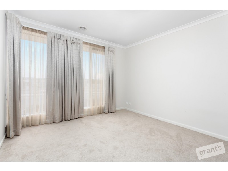 56 Chambers Crescent, Cranbourne North VIC 3977