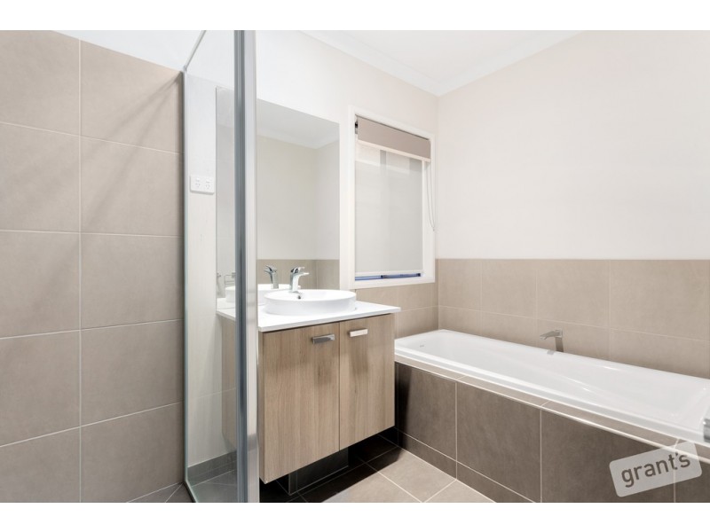 56 Chambers Crescent, Cranbourne North VIC 3977