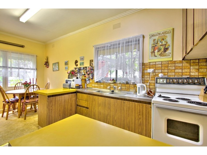 32 Springvale Road, Springvale VIC 3171