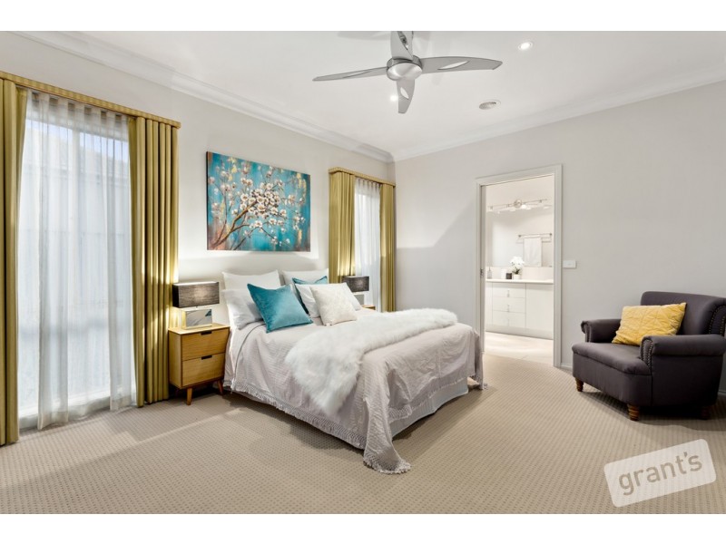 10 Cathedral Close, Pakenham VIC 3810