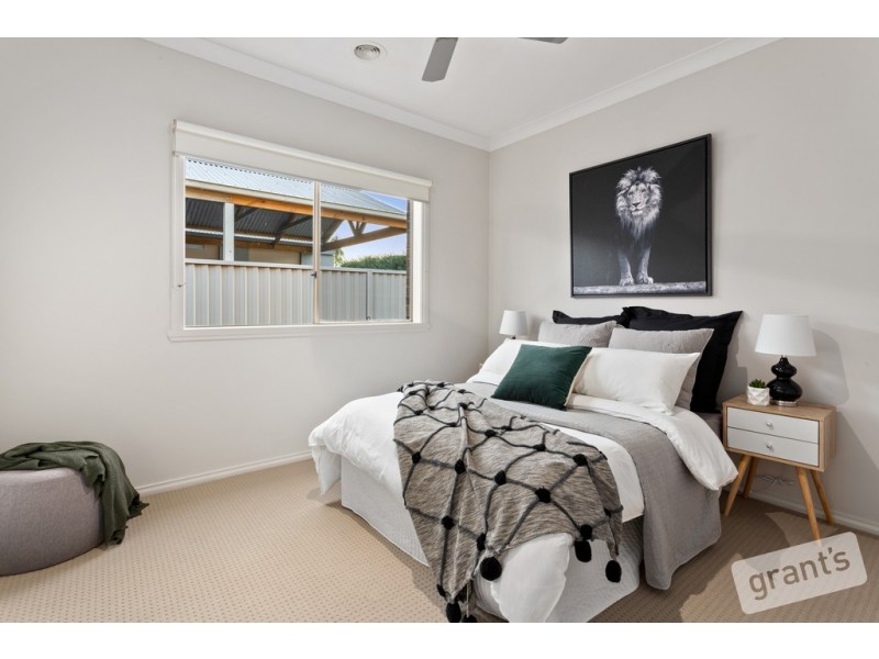 10 Cathedral Close, Pakenham VIC 3810