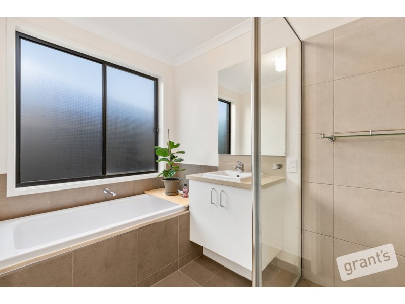 4 Tyalla Way, Pakenham VIC 3810