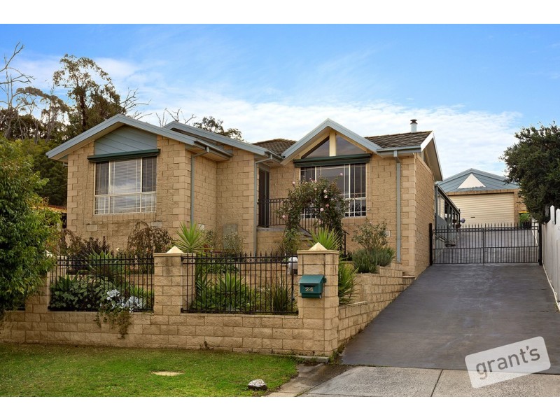 24 Breyleigh Drive, Pakenham VIC 3810