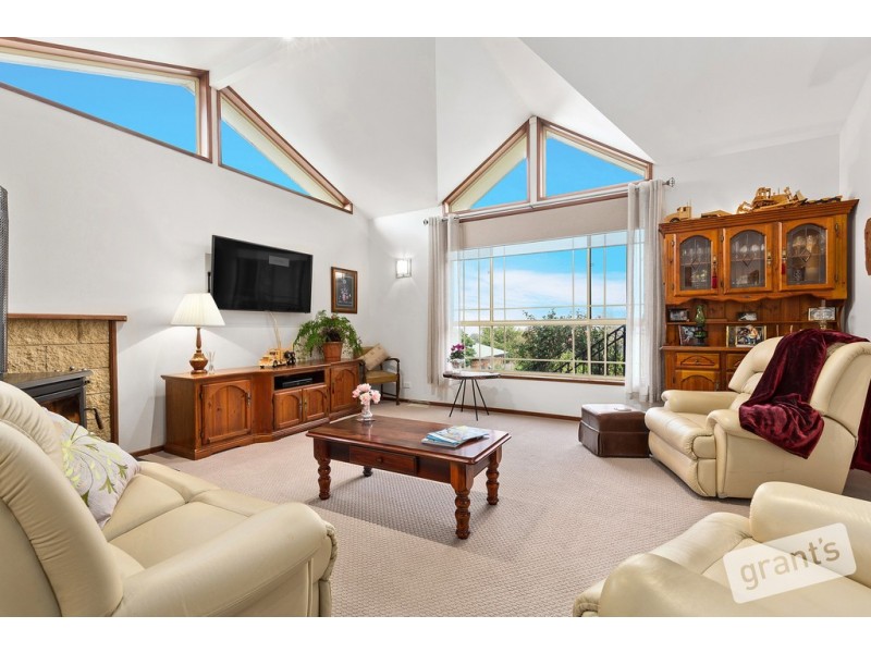 24 Breyleigh Drive, Pakenham VIC 3810