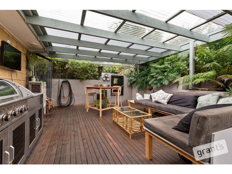 24 Breyleigh Drive, Pakenham VIC 3810