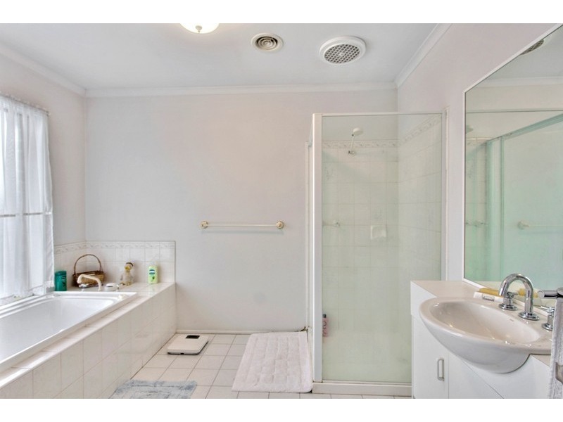 15 Turner Close, Springvale VIC 3171