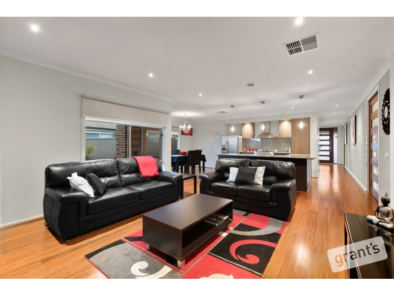 12 Quirk Road, Pakenham VIC 3810