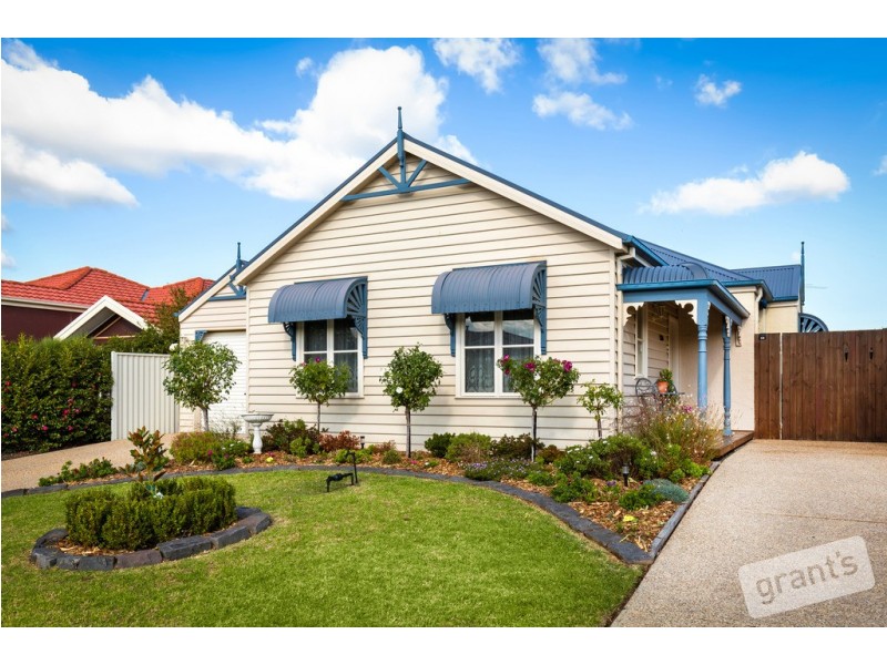 5 Avoca Place, Pakenham VIC 3810