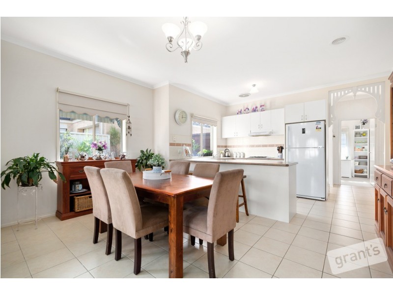 5 Avoca Place, Pakenham VIC 3810