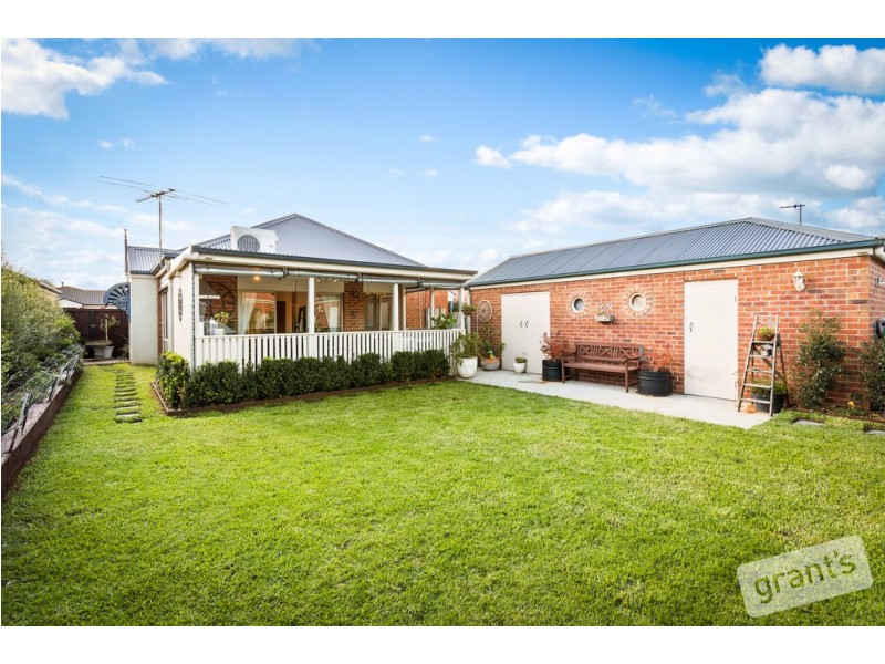 5 Avoca Place, Pakenham VIC 3810