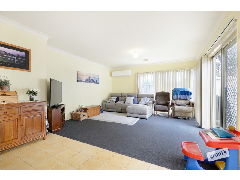 43 Spring Circuit, Pakenham VIC 3810