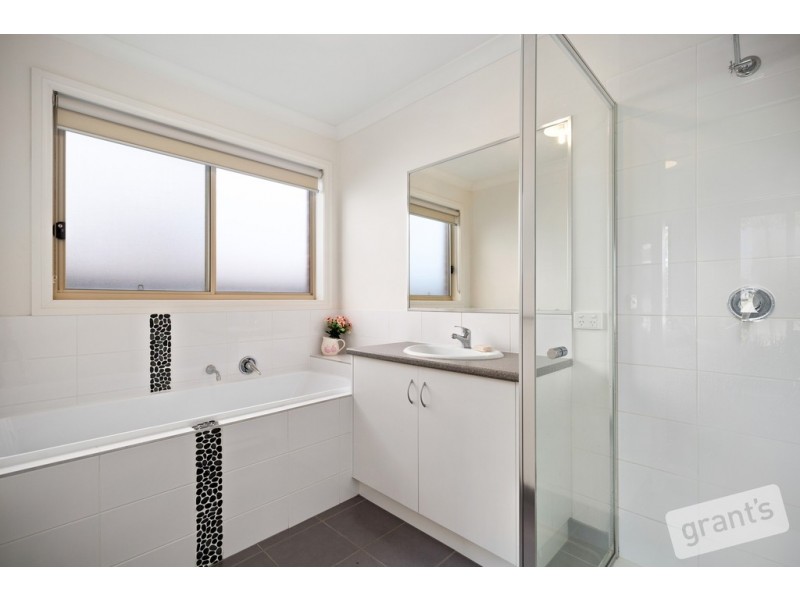 1/12 McClenaghan Place, Pakenham VIC 3810