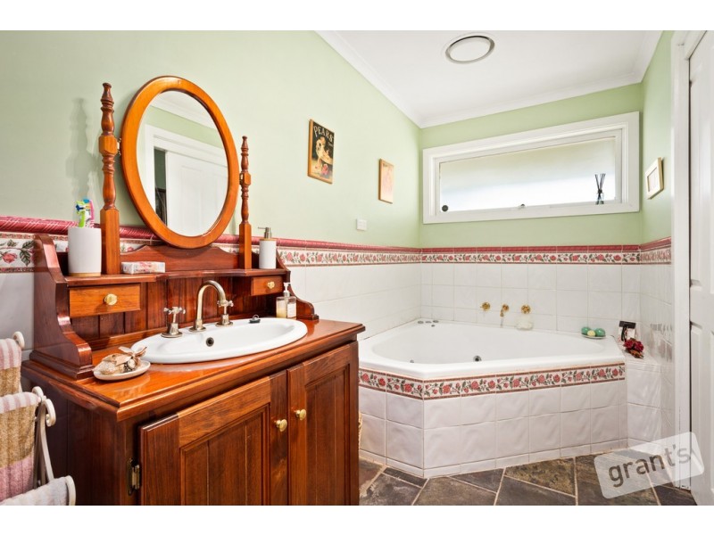 9 Cherry Tree Road, Nyora VIC 3987