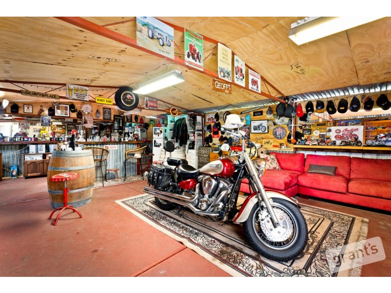 9 Cherry Tree Road, Nyora VIC 3987