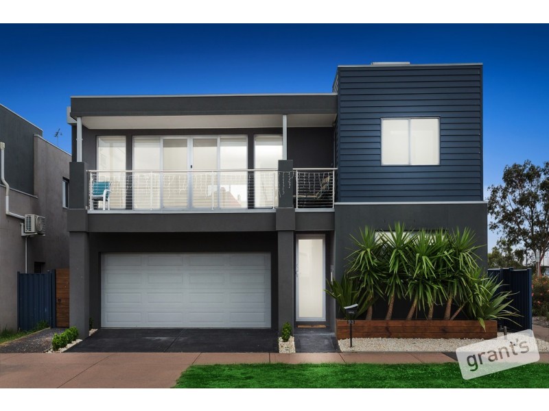 93 The Parkway, Pakenham VIC 3810