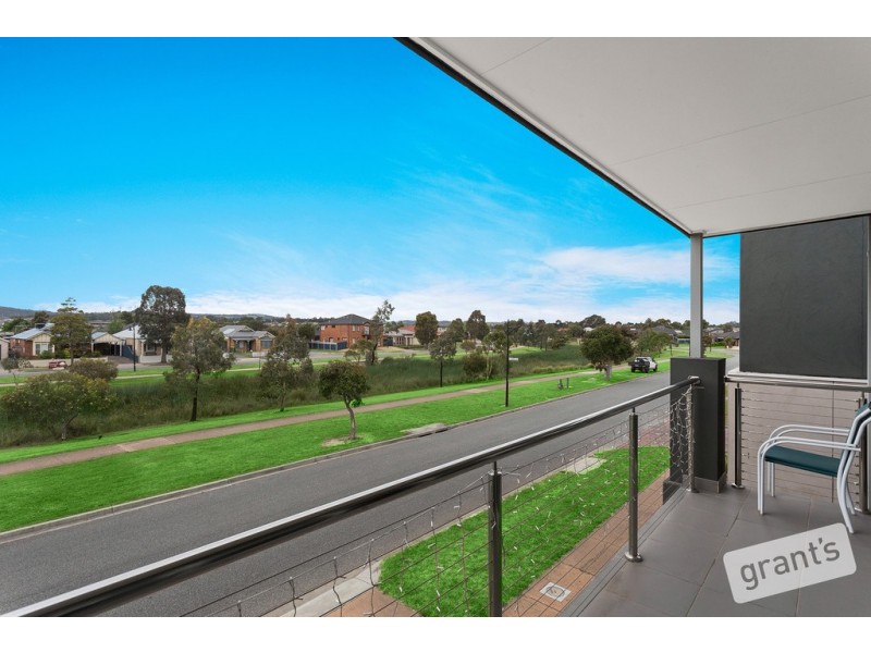 93 The Parkway, Pakenham VIC 3810