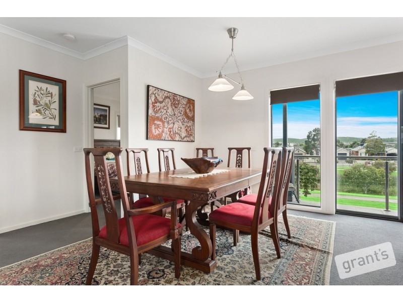 93 The Parkway, Pakenham VIC 3810