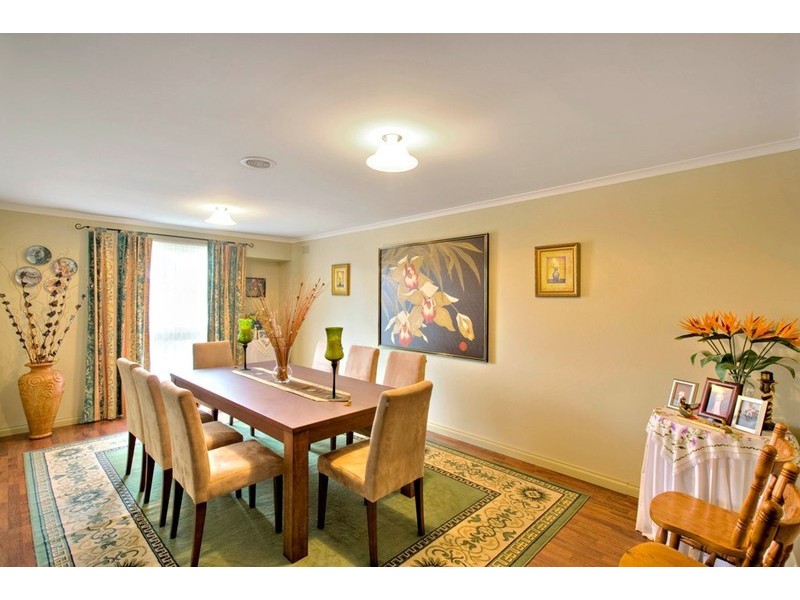 264 James Cook Drive, Endeavour Hills VIC 3802