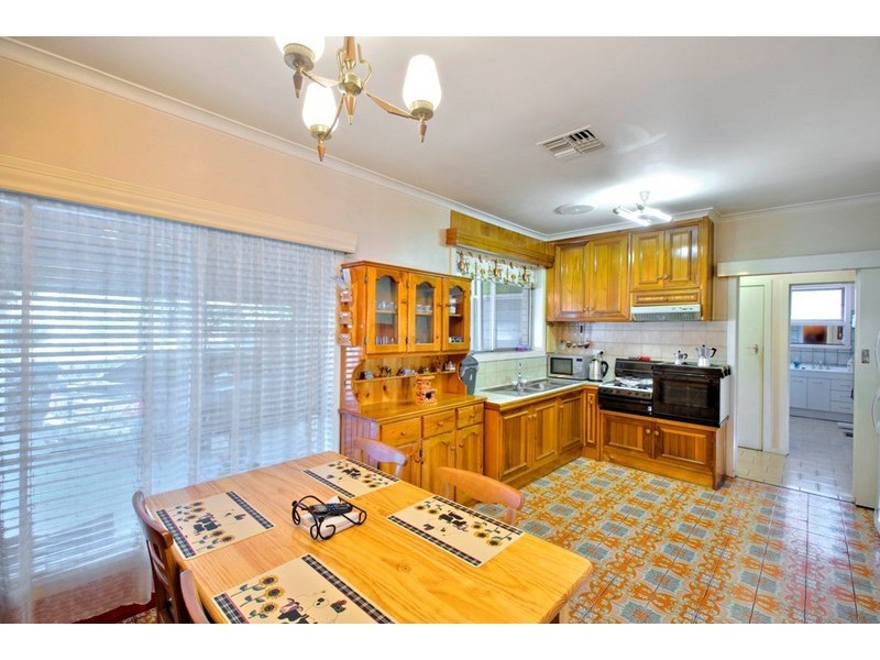 9 Redpath Crescent, Springvale VIC 3171