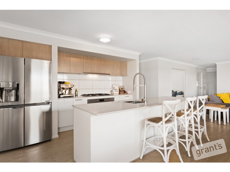 60 Kaduna Drive, Officer South VIC 3809