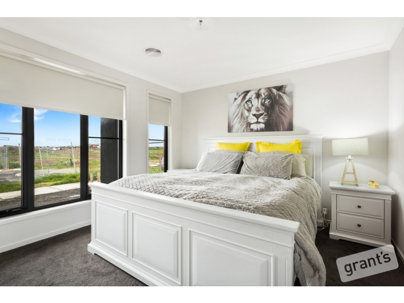 60 Kaduna Drive, Officer South VIC 3809