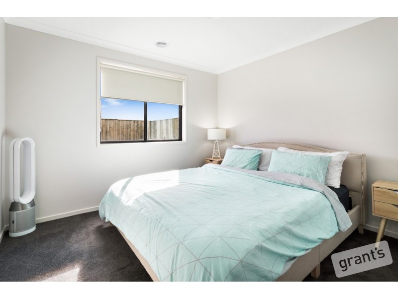 60 Kaduna Drive, Officer South VIC 3809