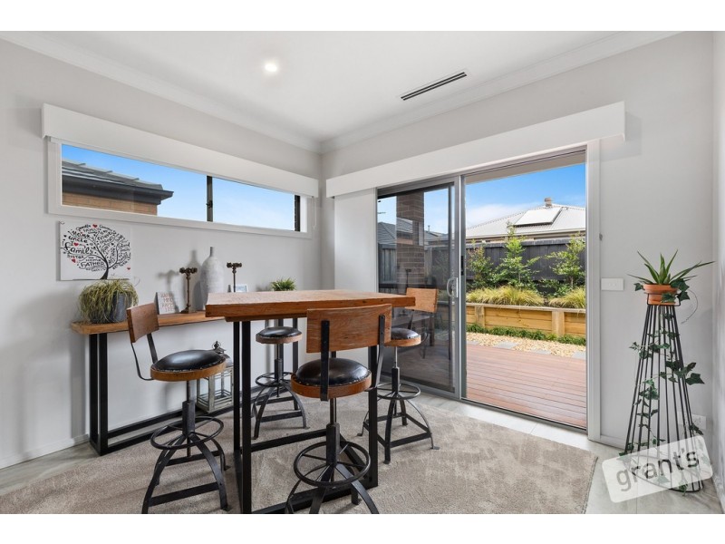 13 Clairwood Avenue, Pakenham VIC 3810