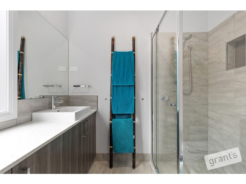 13 Clairwood Avenue, Pakenham VIC 3810