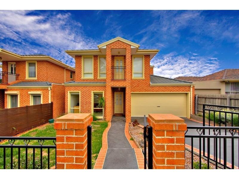 16 Somerset Drive, Dandenong North VIC 3175