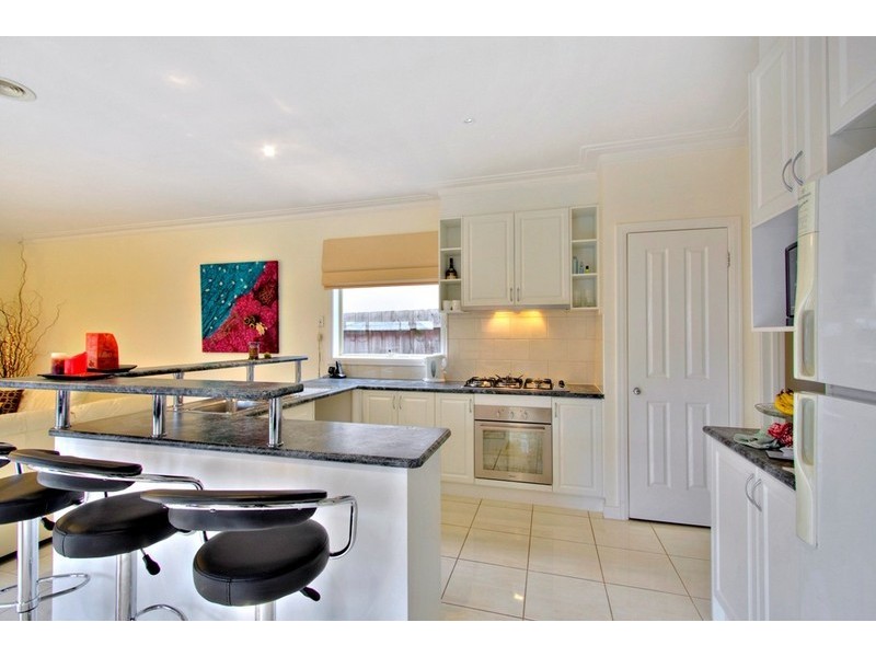 16 Somerset Drive, Dandenong North VIC 3175