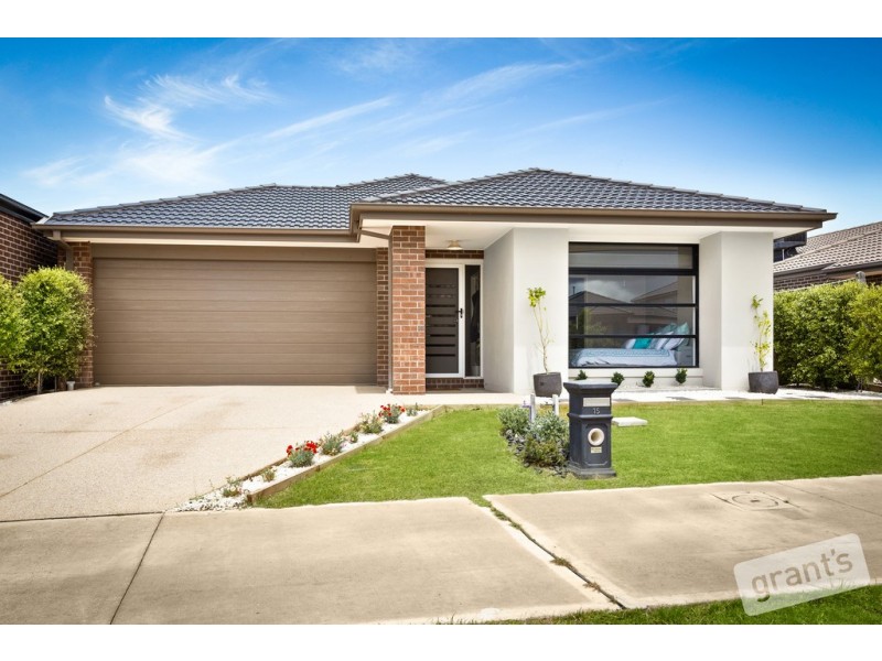 15 Pioneer Way, Officer VIC 3809
