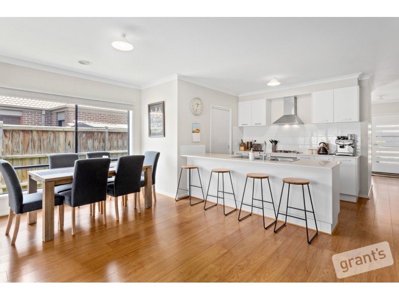 15 Pioneer Way, Officer VIC 3809