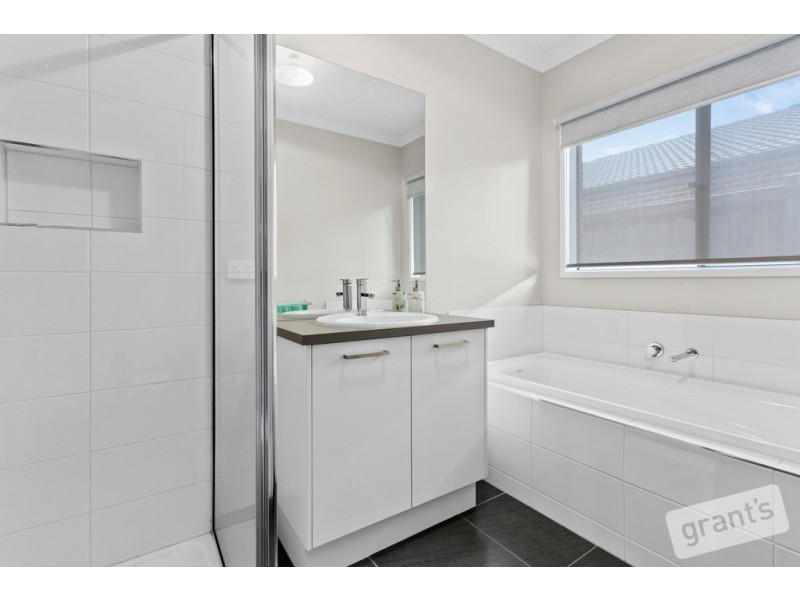 15 Pioneer Way, Officer VIC 3809